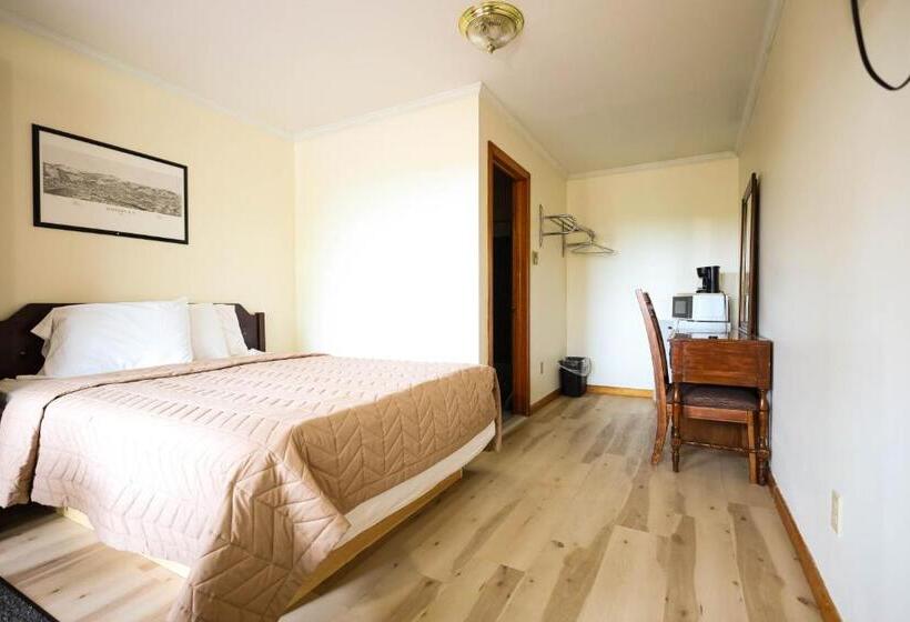 מוטל Chatham Travel Lodge