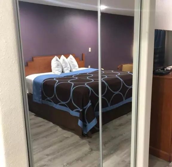 モーテル Diboll Inn And Suites