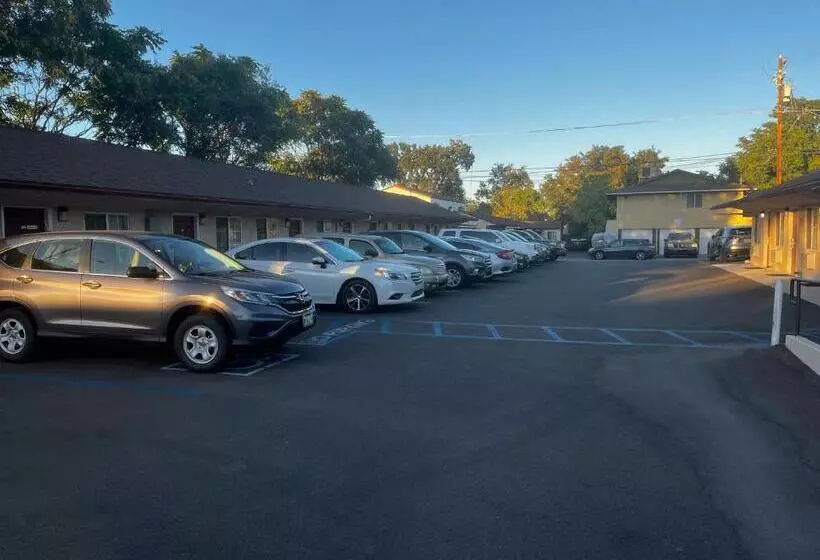 モーテル Economy Inn Paso Robles