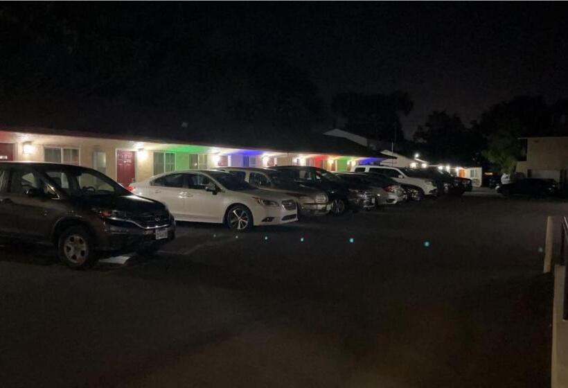 모텔 Economy Inn Paso Robles