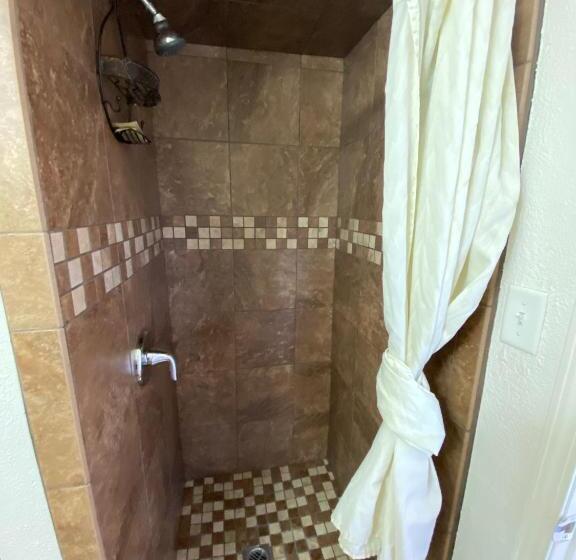 모텔 Economy Inn Paso Robles