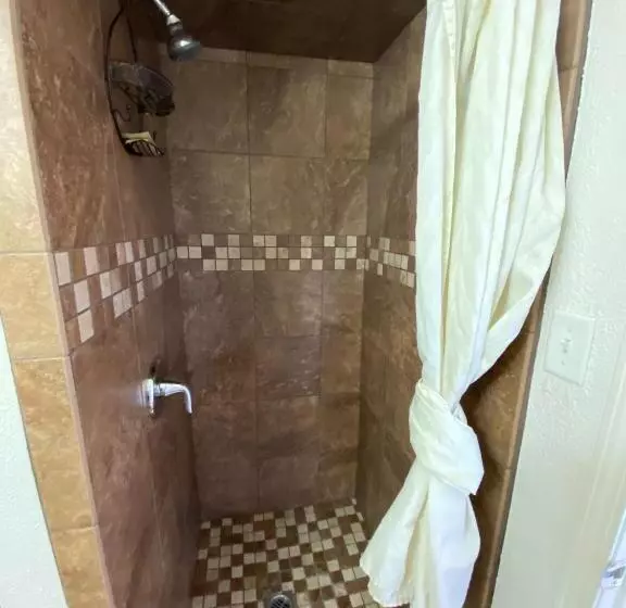 モーテル Economy Inn Paso Robles