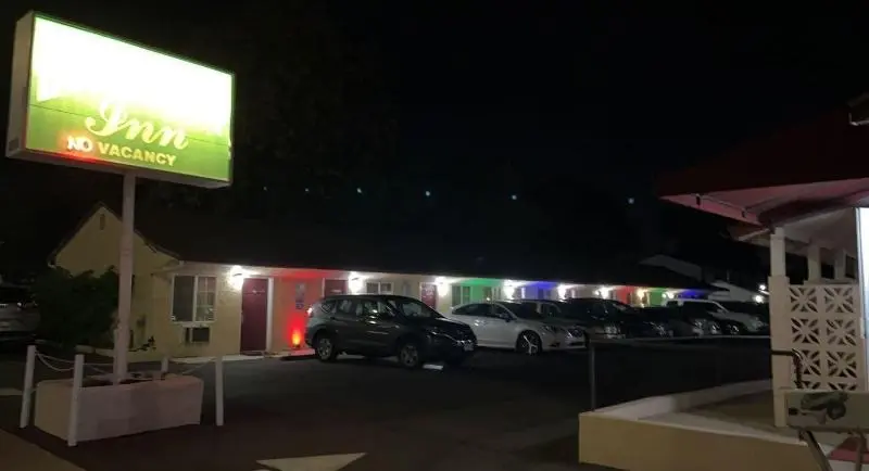 モーテル Economy Inn Paso Robles