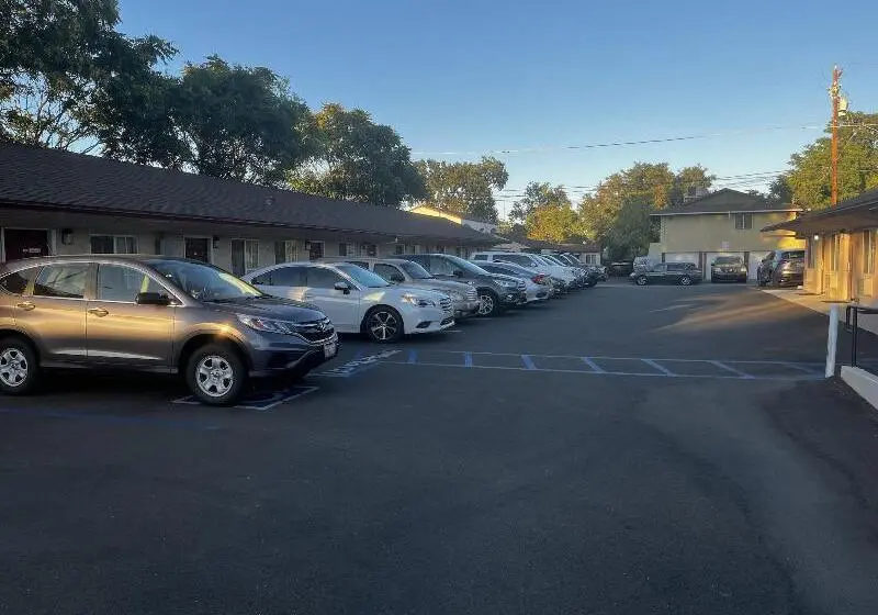 モーテル Economy Inn Paso Robles