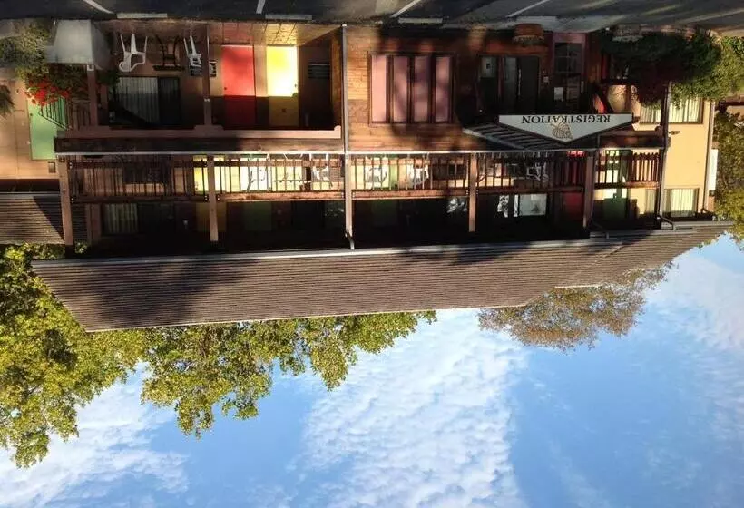 モーテル Humboldt Redwoods Inn