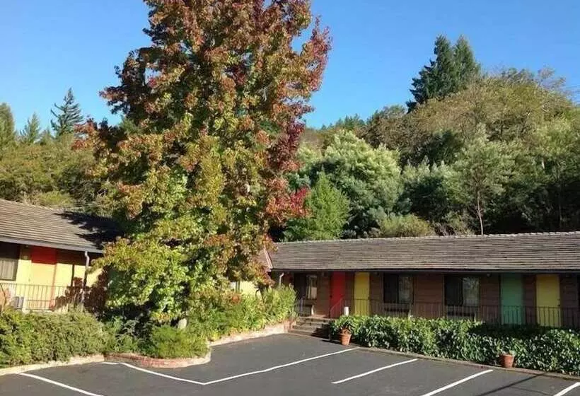 モーテル Humboldt Redwoods Inn