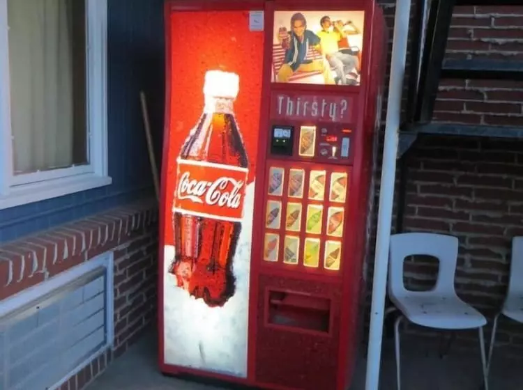 مُتل Mid Town Western Inn