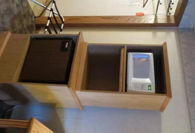 مُتل Mid Town Western Inn