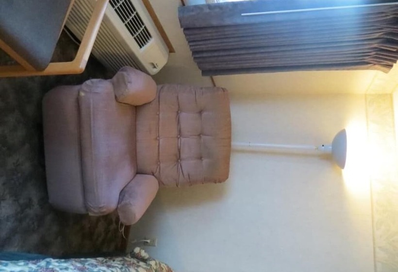 فندق على الطريق Mid Town Western Inn