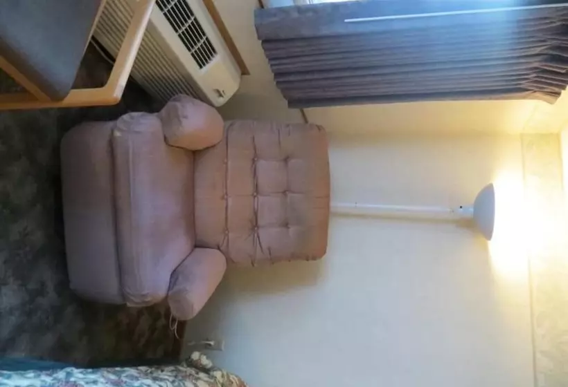 مُتل Mid Town Western Inn