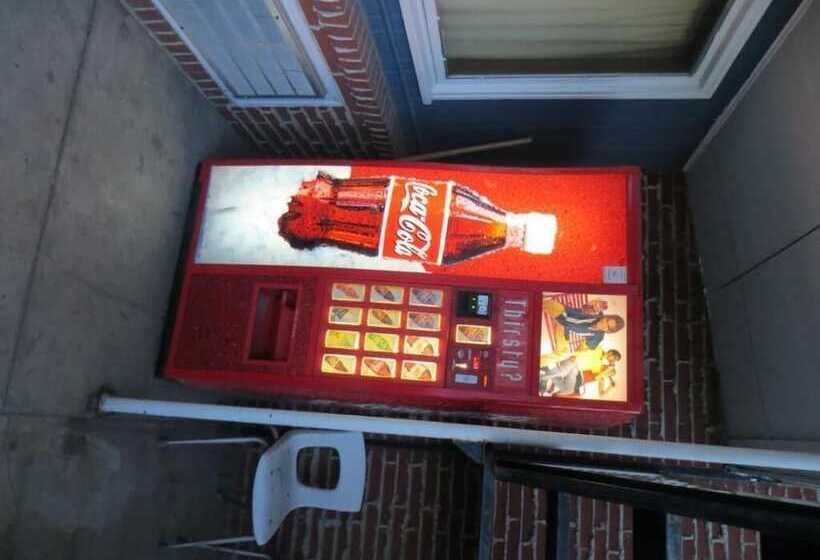 فندق على الطريق Mid Town Western Inn