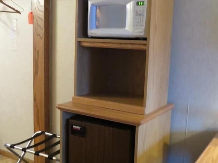 فندق على الطريق Mid Town Western Inn