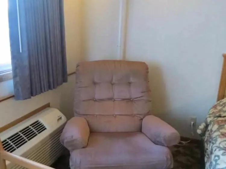 مُتل Mid Town Western Inn