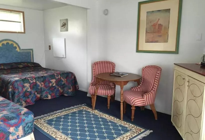 モーテル Ocean Avenue Inn