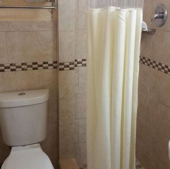 فندق على الطريق Palms Inn