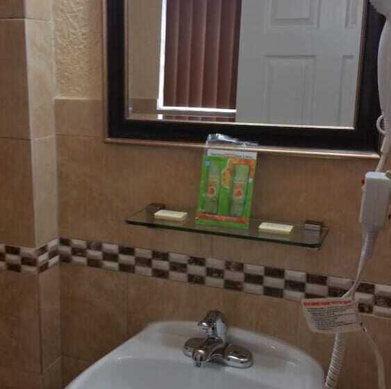 فندق على الطريق Palms Inn