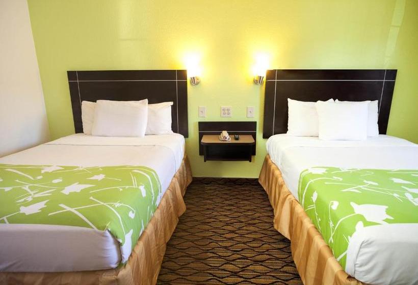 فندق على الطريق Piedmont Place