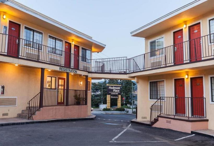 فندق على الطريق Piedmont Place