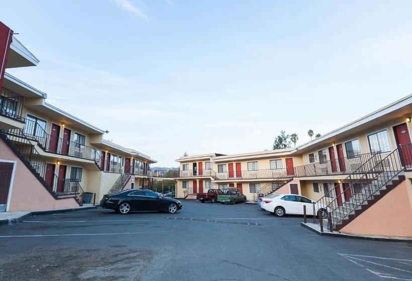 فندق على الطريق Piedmont Place