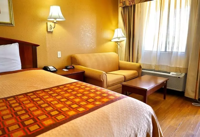モーテル Regency Inn & Suites