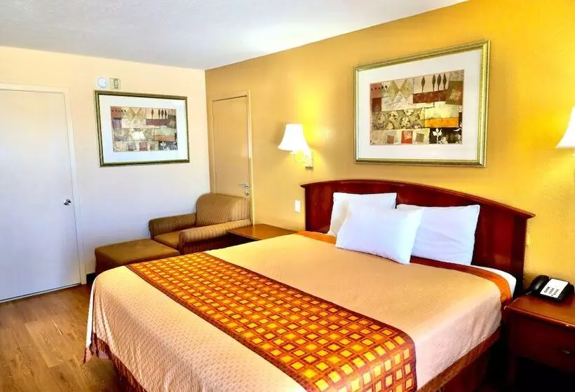 モーテル Regency Inn & Suites