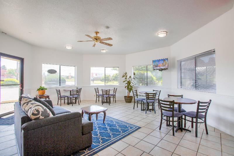 汽车旅馆  OYO Woodland Hotel and Suites