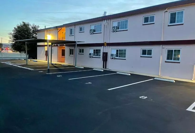 モーテル Royal Lodge
