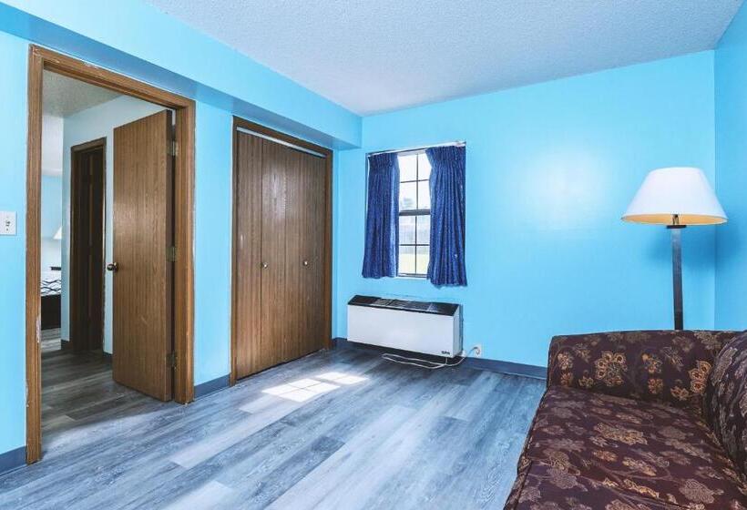 מוטל Sky Palace Inn & Suites Wellington