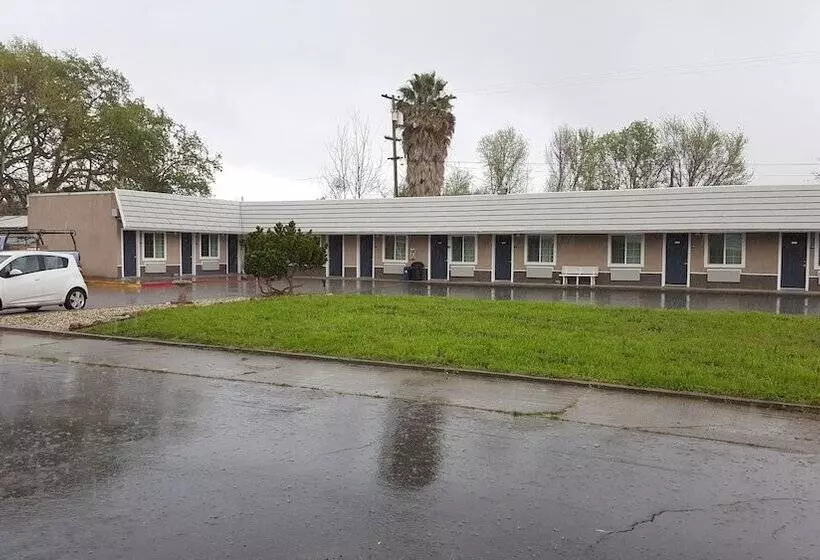 Pacific Motel