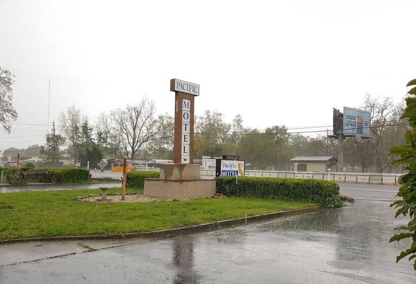 Pacific Motel