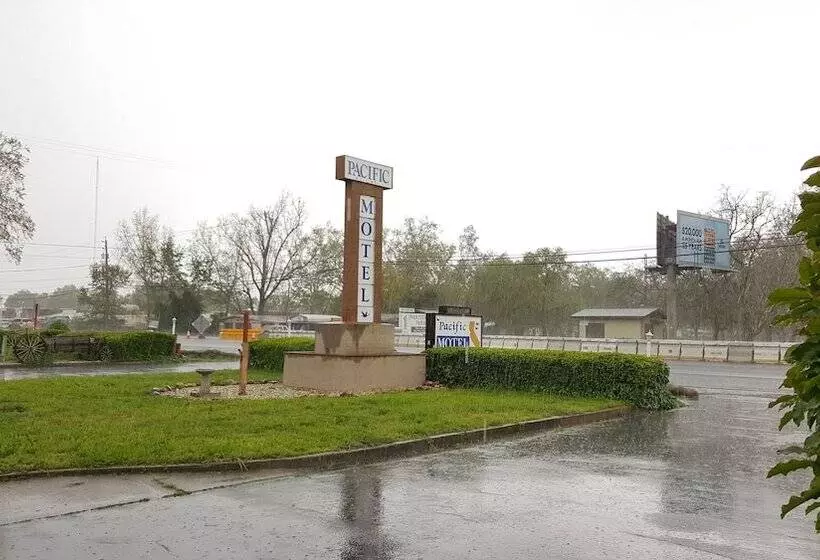 Pacific Motel