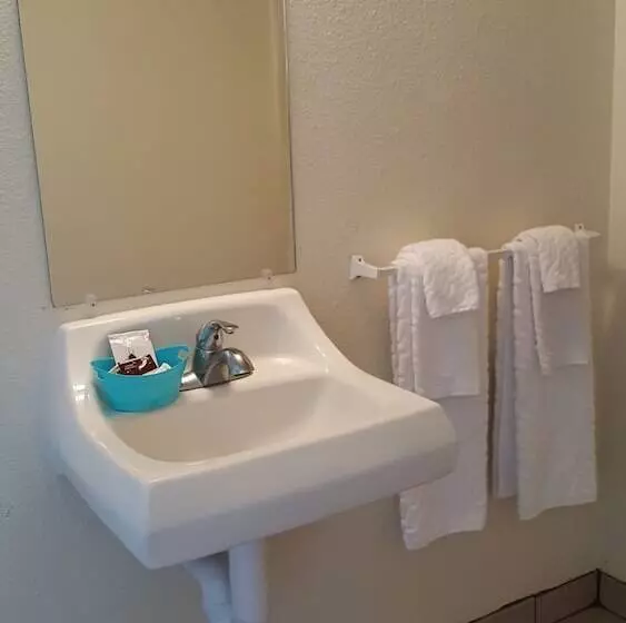 Pacific Motel