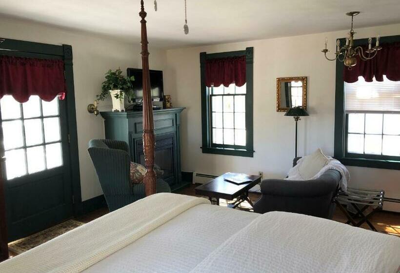 Riverwind Inn Bed And Breakfast