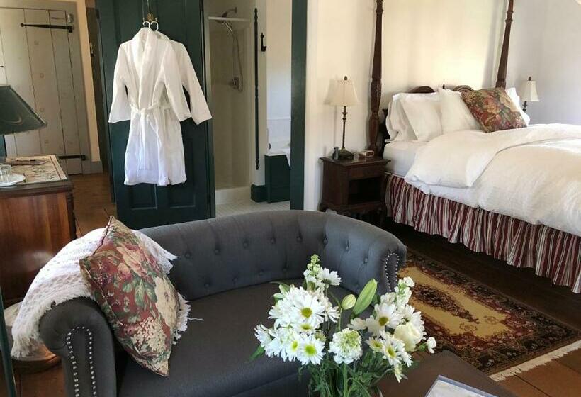 Riverwind Inn Bed And Breakfast