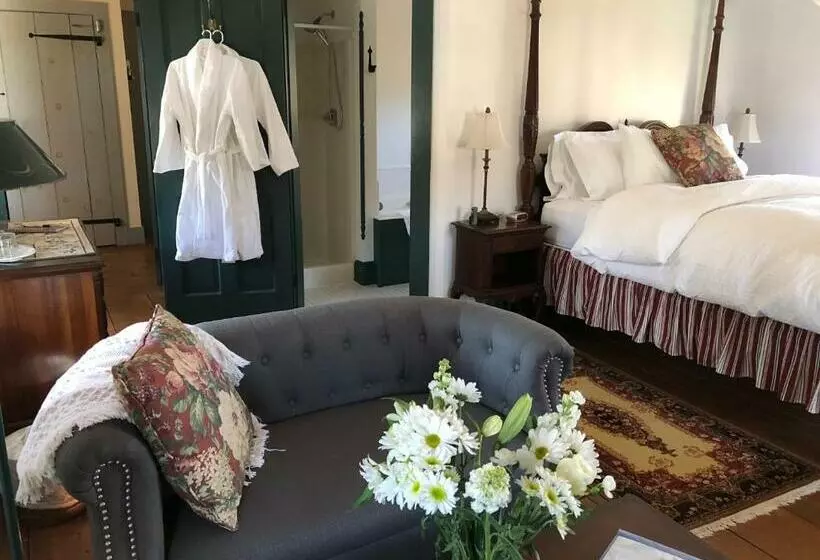 Riverwind Inn Bed And Breakfast
