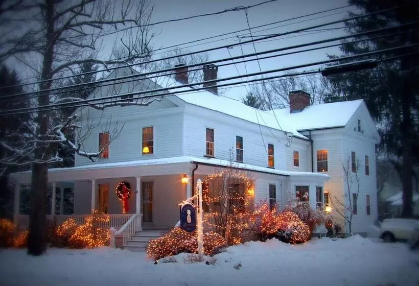 Riverwind Inn Bed And Breakfast