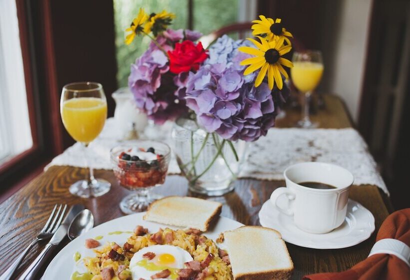 Riverwind Inn Bed And Breakfast