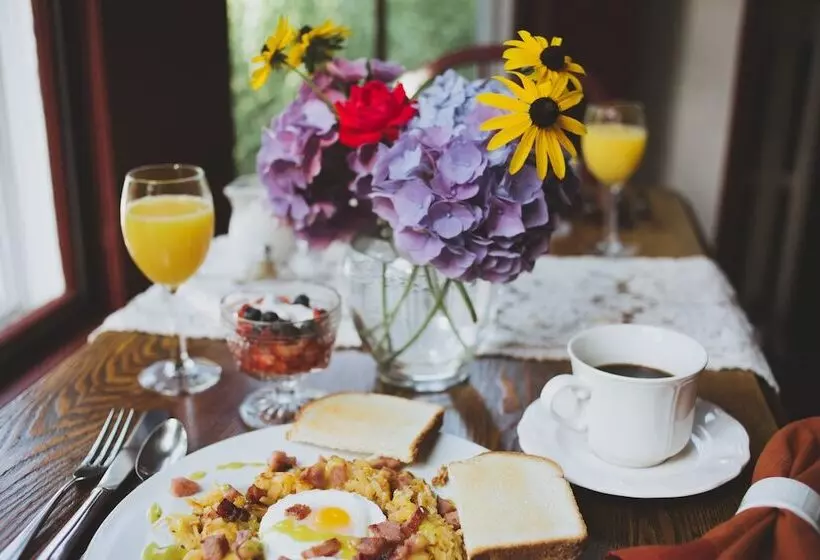 Riverwind Inn Bed And Breakfast