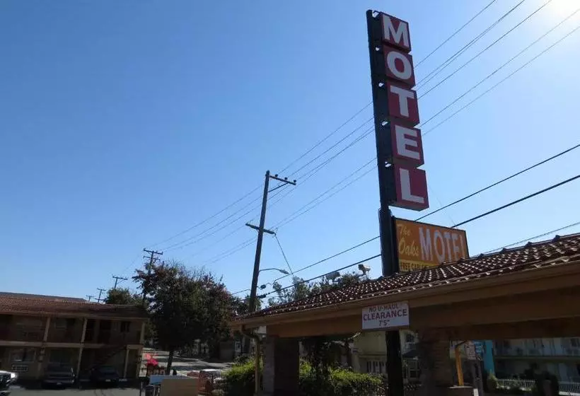 The Oaks Motel
