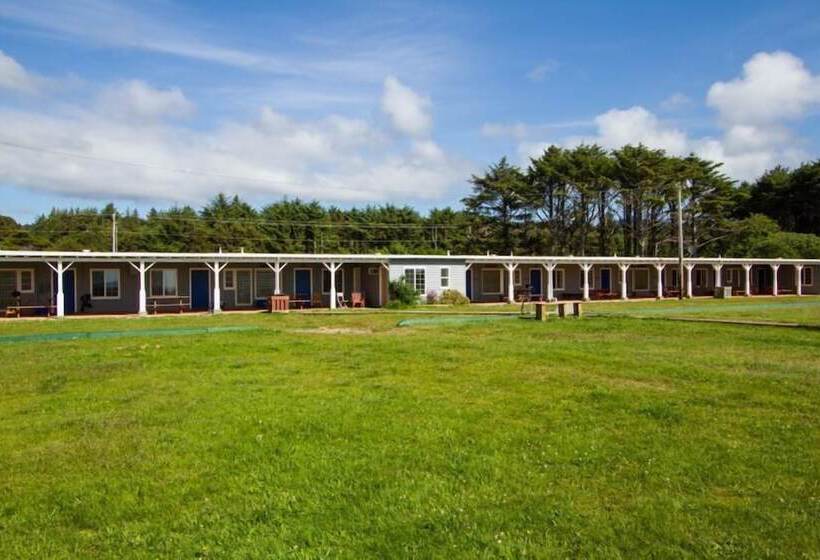 Tillicum Beach Motel   Formerly Deane S Oceanfront Lodge