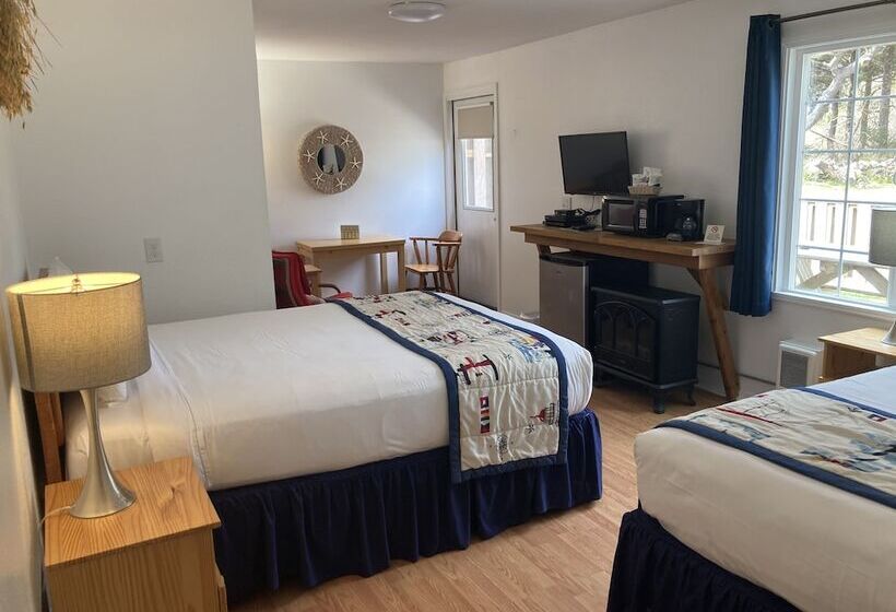 Tillicum Beach Motel   Formerly Deane S Oceanfront Lodge