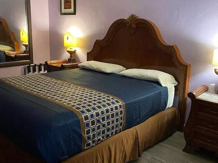 Walden Motel