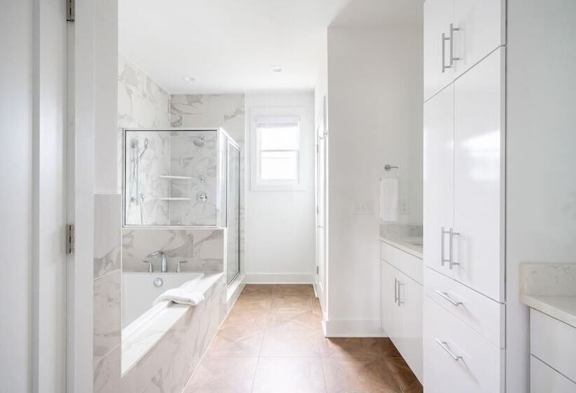 Loretta By Avantstay Beautiful 4br Condo In Heart Of Nashville