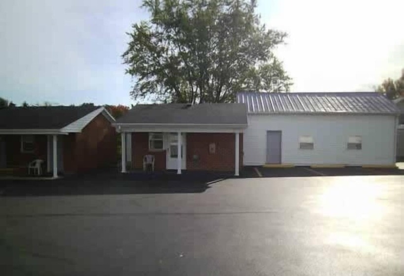 Мотель Hillsboro Inn & Suites