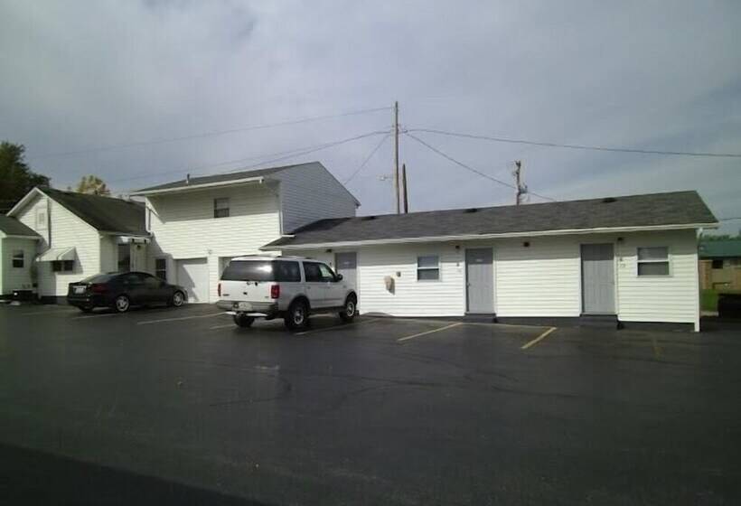 Мотель Hillsboro Inn & Suites