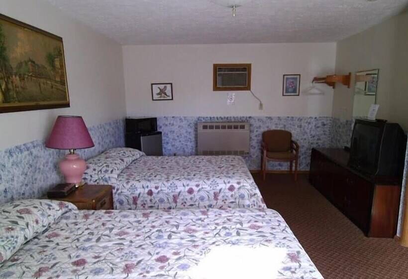 Мотель Hillsboro Inn & Suites