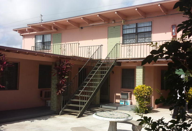 Helen Apartments & Motel