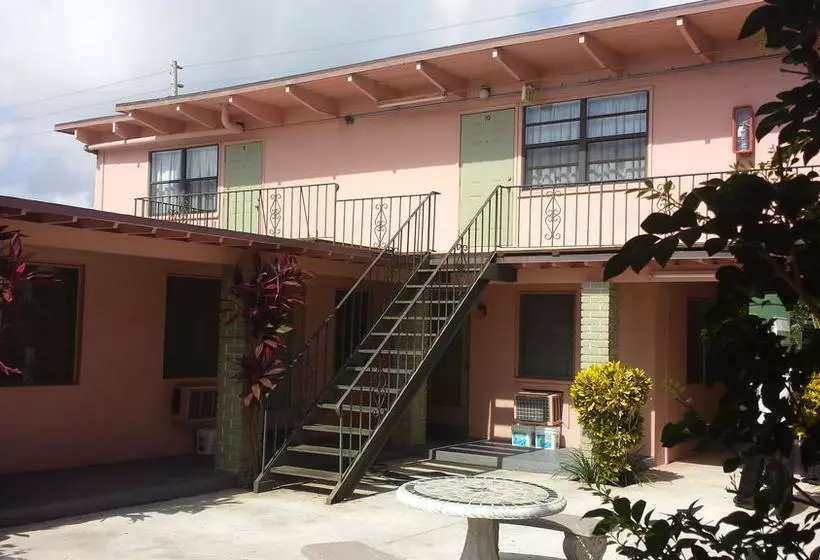 Helen Apartments & Motel