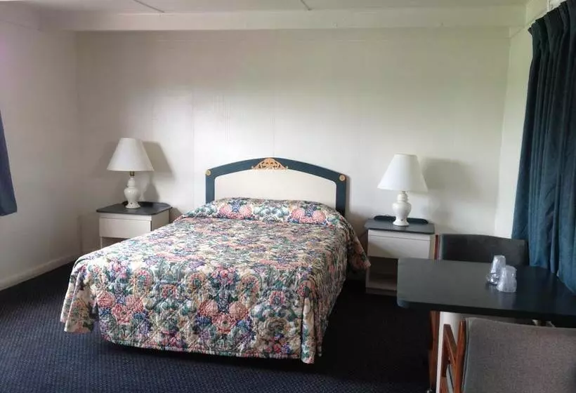 Helen Apartments & Motel