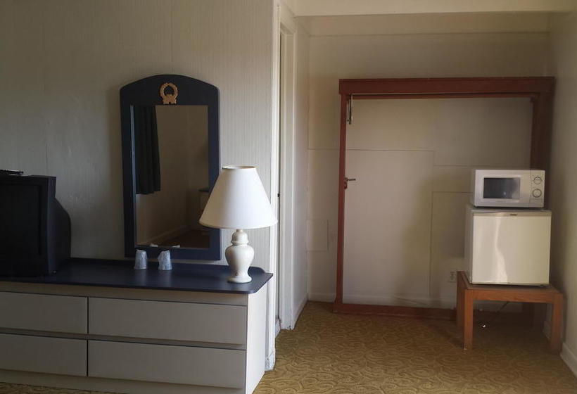 Helen Apartments & Motel